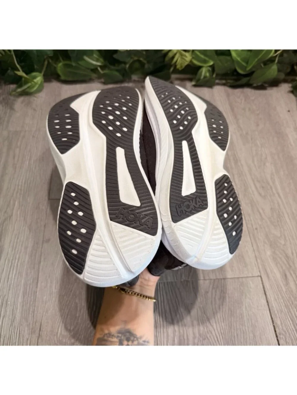 Hoka One One Mach 6 Women 9.5 B Shoes Black White Running Gym Sneaker